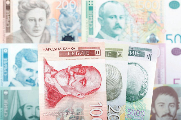 Stiže novac na račune građana: Poznati tačni datumi isplate