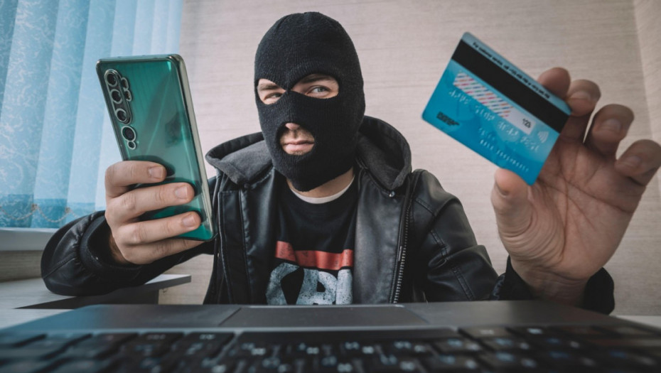 C?uvena-piramidalna-"Ponzi-s?ema"-hara-Srbijom-Stotine-gradjana-prevareno-za-milione-na-internetu-kako-se-zas?tititi-