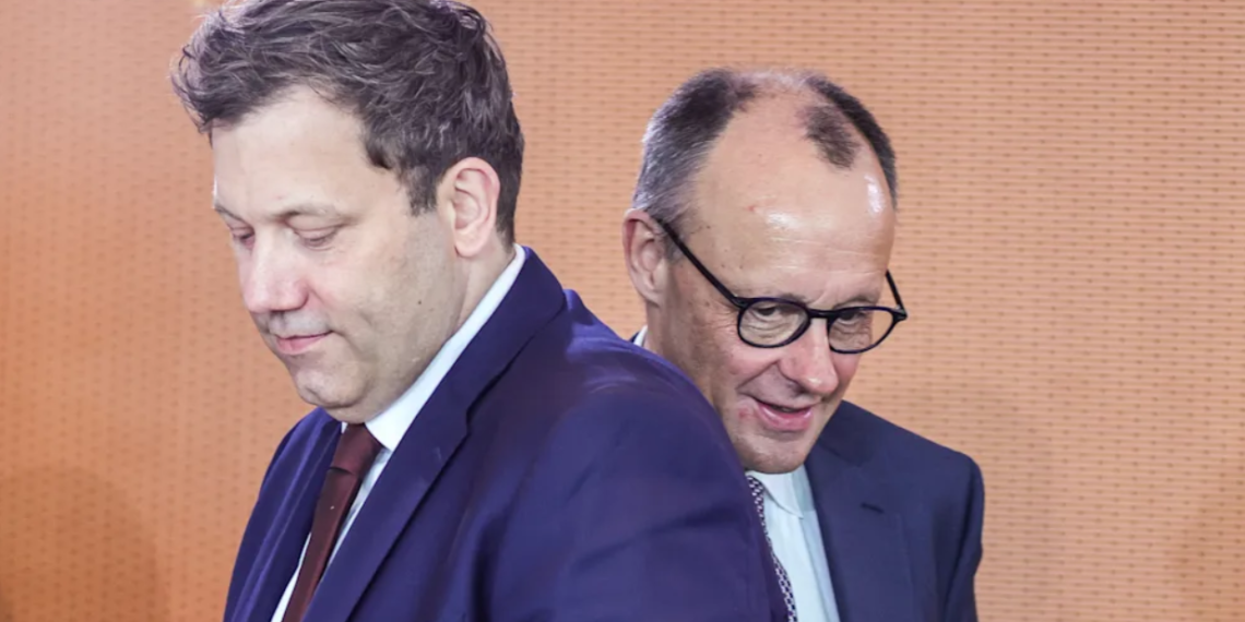 Nemac?ka-tone-u-dugove-Porezi-rastu,-penzije-slabe,-a-gradjani-su-ugroz?eni-