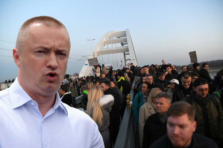 Pajtić bez podrške naroda krije se iza “studentskih“ lista iz Kule i iz senke pokušava da se domogne vlasti