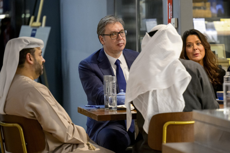 "Takav je moj prijatelj, šeik Muhamed..." Vučić u Emiratima udarna vest i na zvaničnom sajtu predsednika UAE