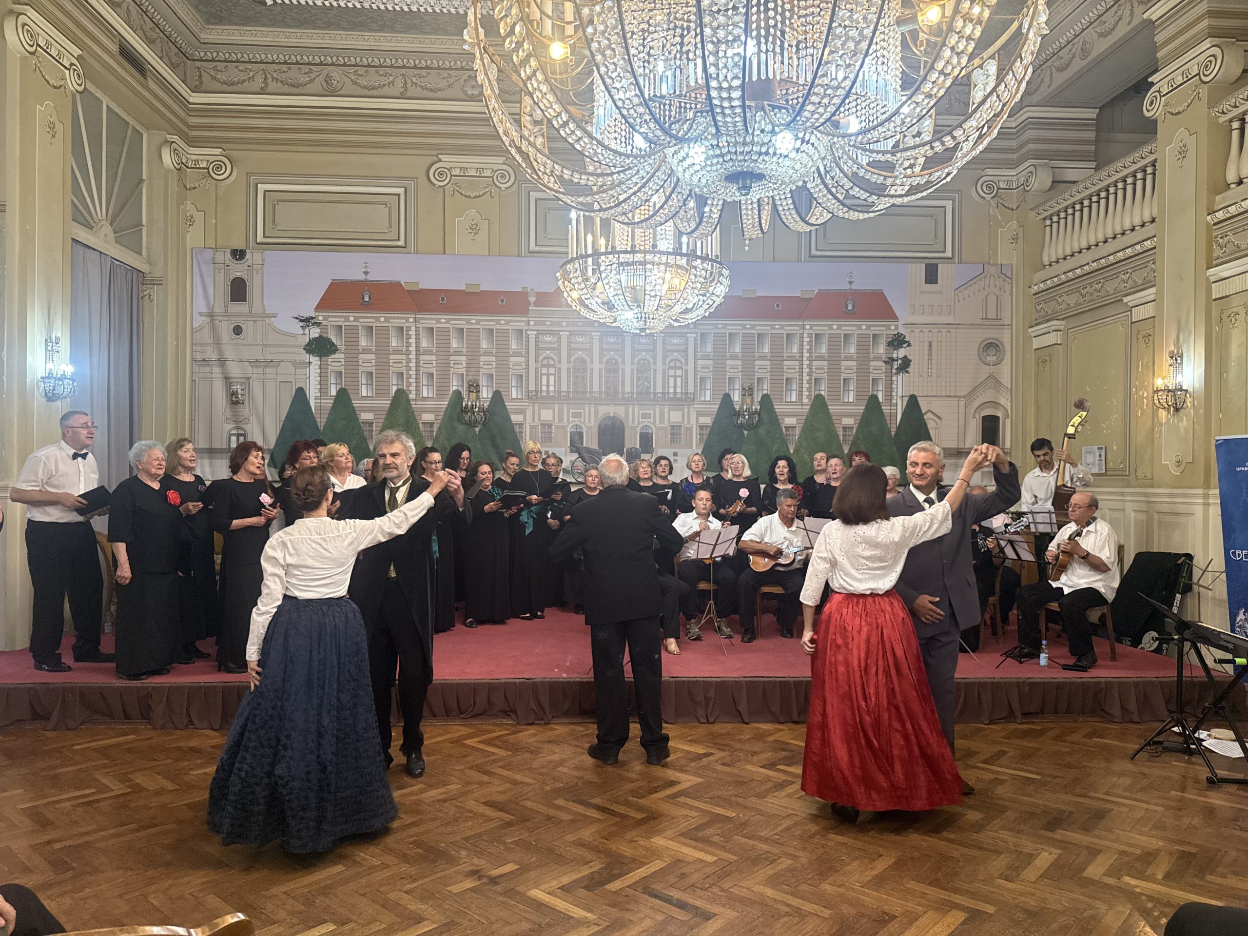 ODRŽAN KONCERT „HORSKE SANKE“ U GRADSKOJ KUĆI U SOMBORU