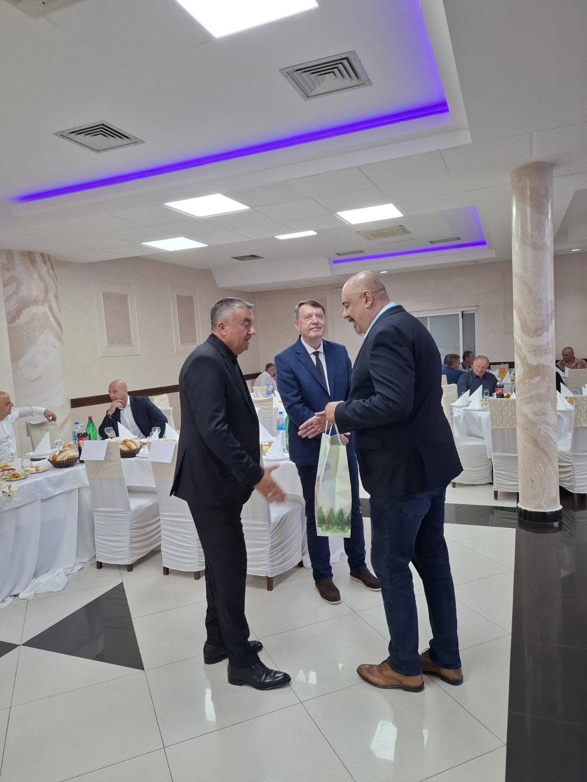 DELEGACIJA GRADA SOMBORA PRISUSTVOVALA OBELEŽAVANJU DANA OPŠTINE ZVEČAN
