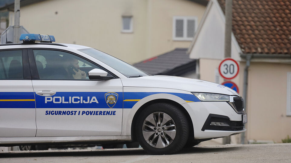 Srbin uhapšen usred utakmice u Hrvatskoj: Policija ušla na teren i odvela ga
