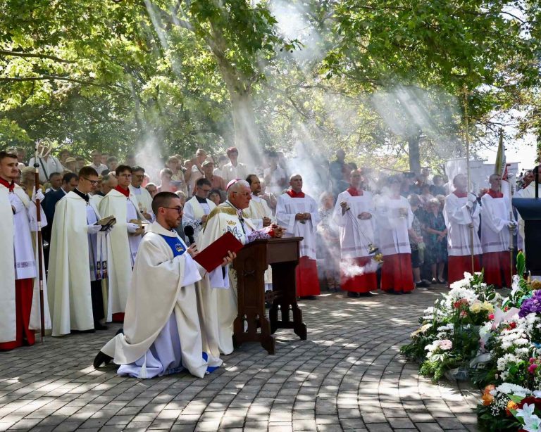 Mala Gospojina u Doroslovu: Vraćena statua Bogorodice