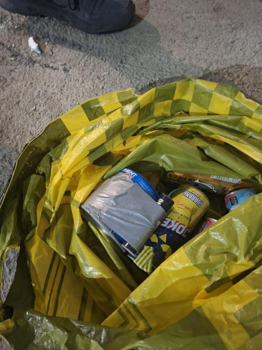 U NOVOM SADU UHAPŠEN JOŠ JEDAN PRIPADNIK VEINOVE GRUPE KOJA JE HTELA DA PRAVI HAOS U BEOGRADU NA IZBORNI DAN! U NOVOM SADU UHAPŠEN JOŠ JEDAN PRIPADNIK VEINOVE GRUPE KOJA JE HTELA DA PRAVI HAOS U BEOGRADU NA IZBORNI DAN!