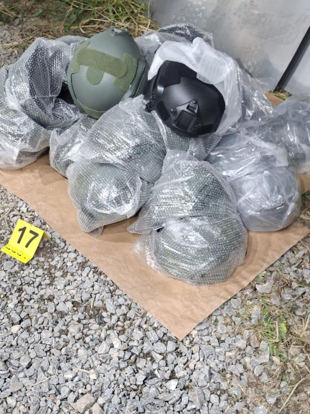 U NOVOM SADU UHAPŠEN JOŠ JEDAN PRIPADNIK VEINOVE GRUPE KOJA JE HTELA DA PRAVI HAOS U BEOGRADU NA IZBORNI DAN! U NOVOM SADU UHAPŠEN JOŠ JEDAN PRIPADNIK VEINOVE GRUPE KOJA JE HTELA DA PRAVI HAOS U BEOGRADU NA IZBORNI DAN!