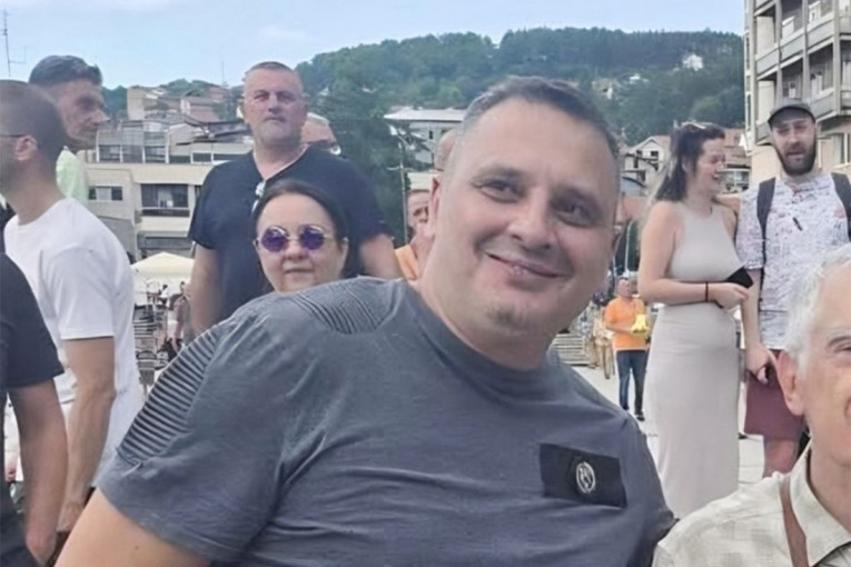 Ko-je-Ilija-Mic?ic?,-suprug-aktivistkinje-Kreni-Promeni-koji-je-uc?estvovao-u-sukobu-sa-S?apic?em?-