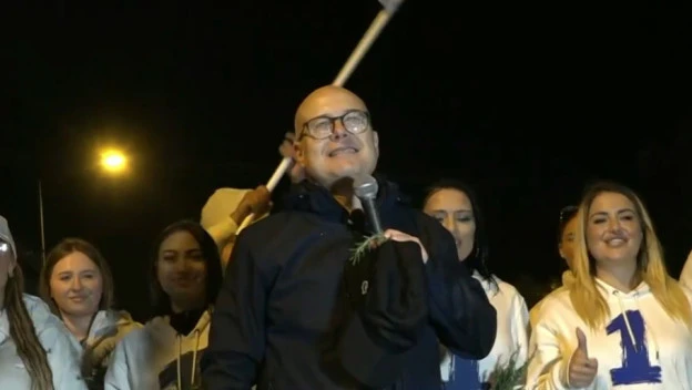 Vučević na skupu u srpskoj Atini: Novi Sad je slobodan grad, hvala svim okupljenima na istrajnosti! Idemo na izbore, idemo da pobedimo!